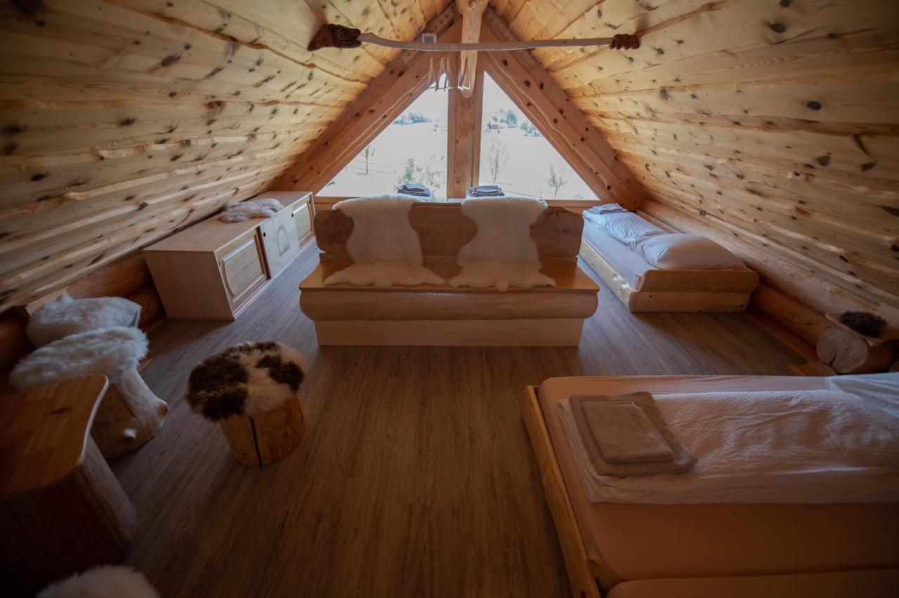 Holiday Home Ernest Zelezni With Hot Tub Ivancna Gorica المظهر الخارجي الصورة