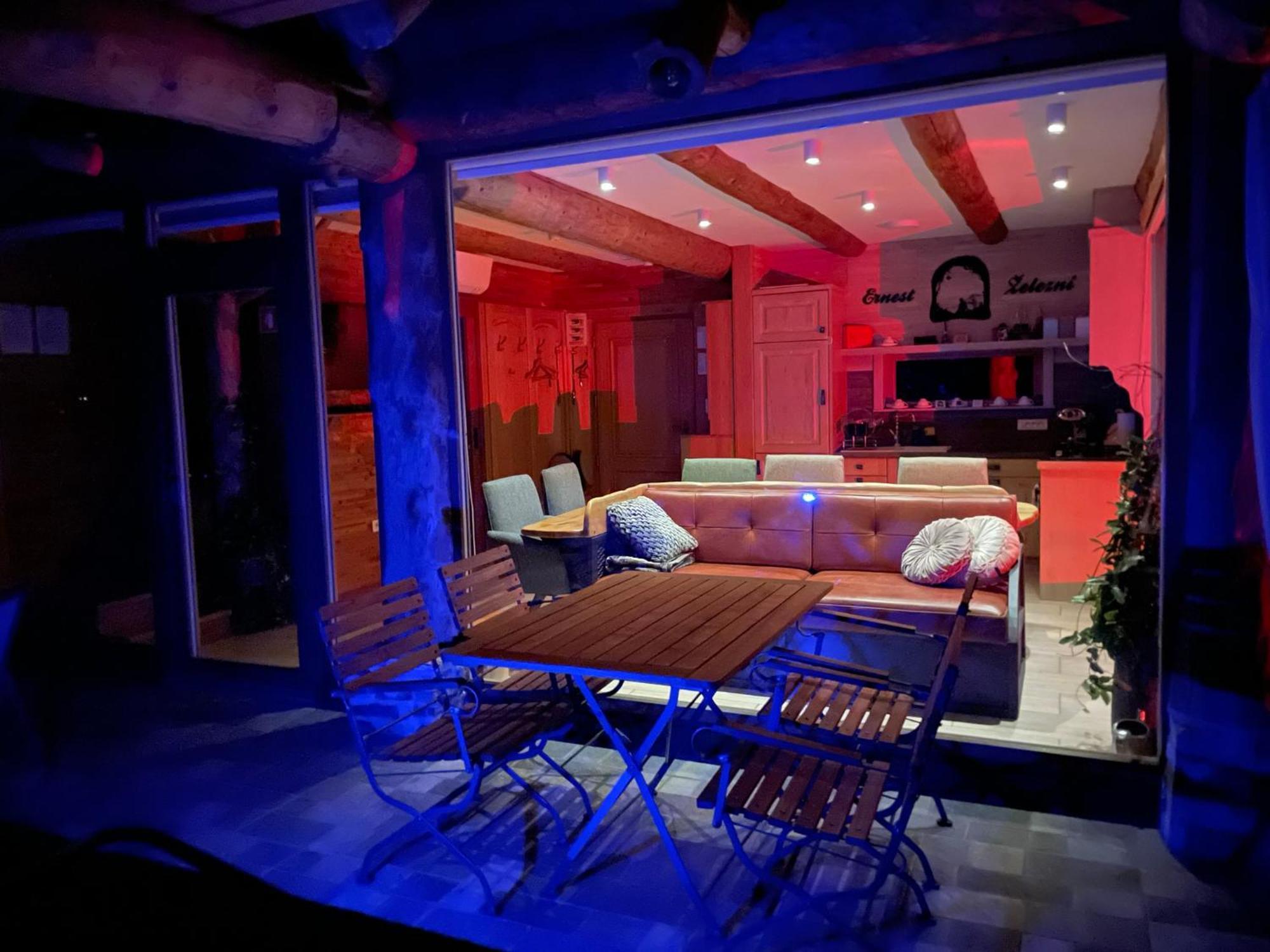 Holiday Home Ernest Zelezni With Hot Tub Ivancna Gorica المظهر الخارجي الصورة
